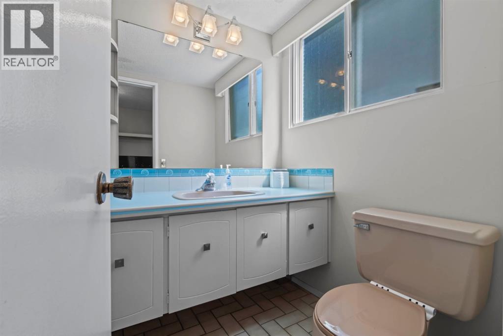 Single Family House for Sale in  Canata Close SW Canyon Meadows Calgary 
