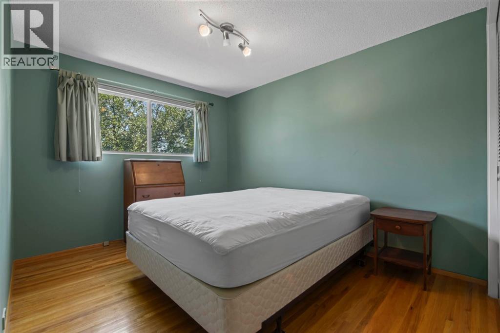 Single Family House for Sale in  Canata Close SW Canyon Meadows Calgary 