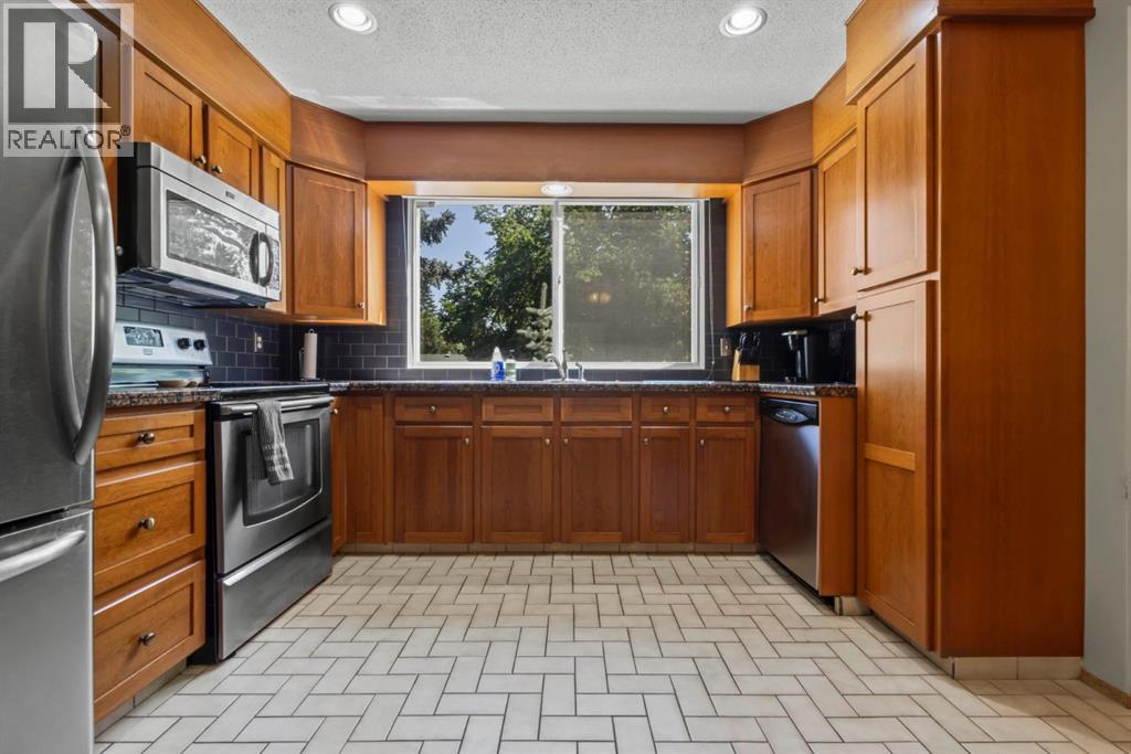 Single Family House for Sale in  Canata Close SW Canyon Meadows Calgary 