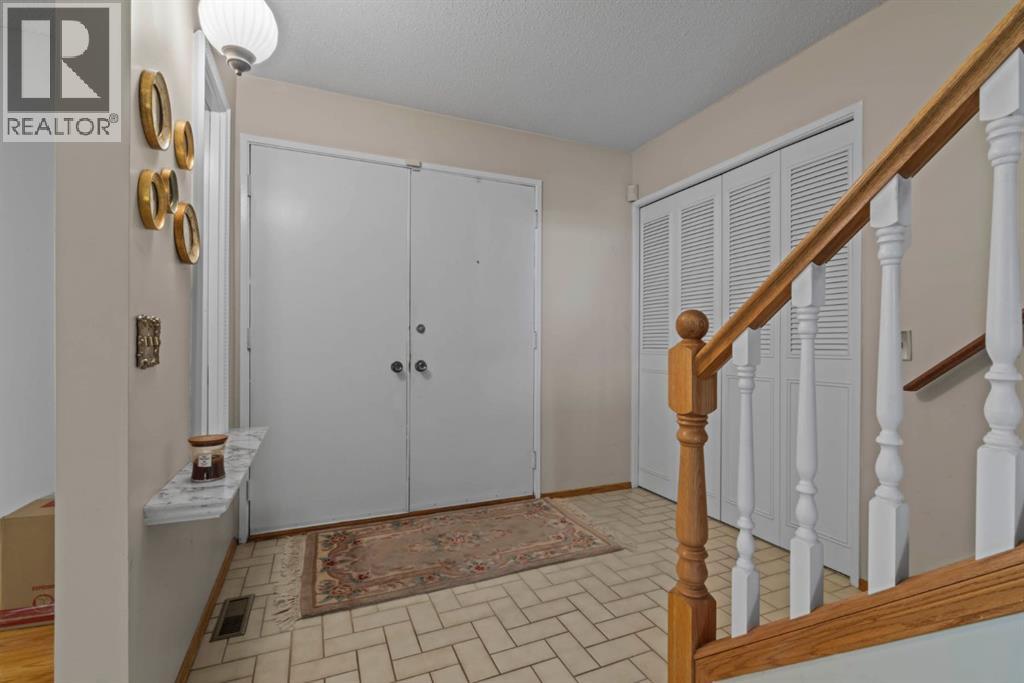 Single Family House for Sale in  Canata Close SW Canyon Meadows Calgary 