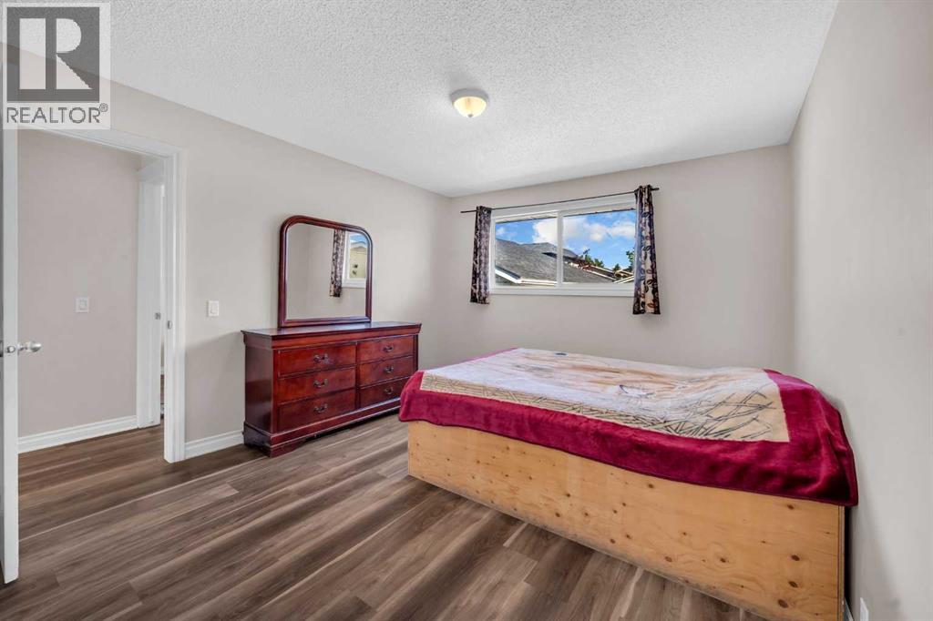 Single Family House Bungalow for Sale in  Rundlehorn Drive NE Pineridge Calgary 