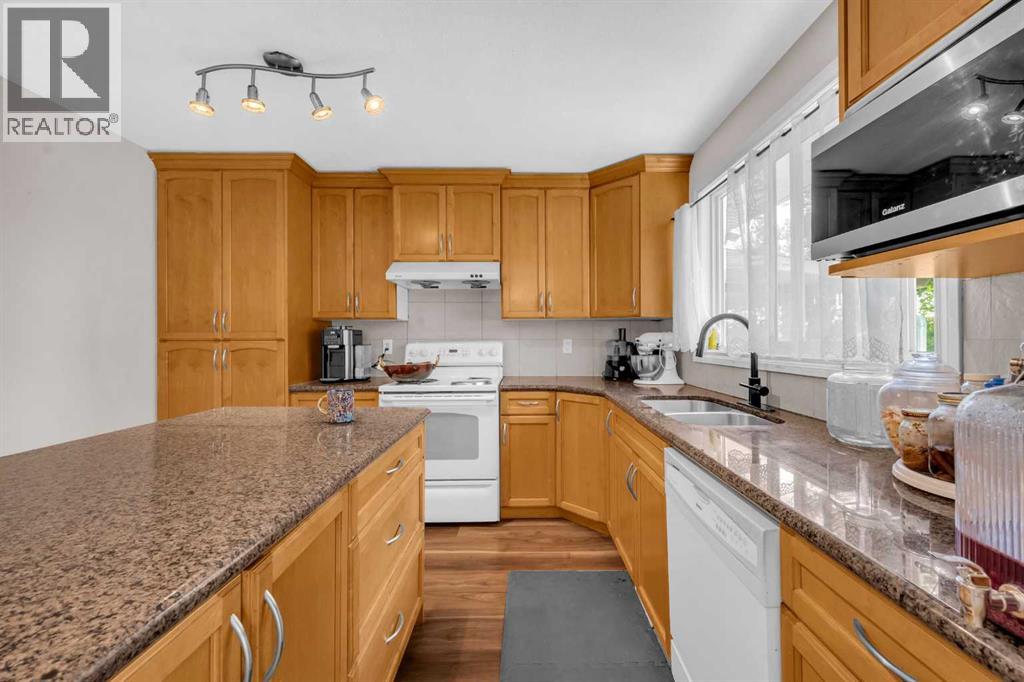 Single Family House Bungalow for Sale in  Rundlehorn Drive NE Pineridge Calgary 
