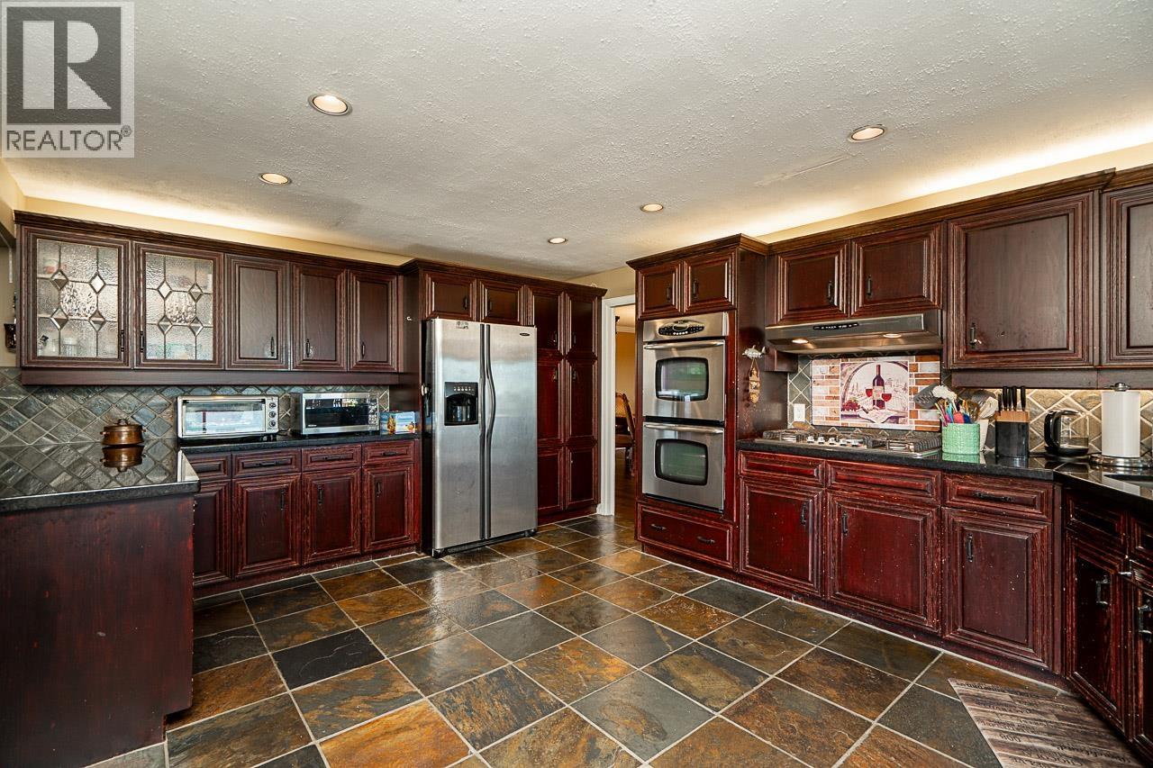 Photo 9 of 2562 Verbena Place, Coquitlam BC