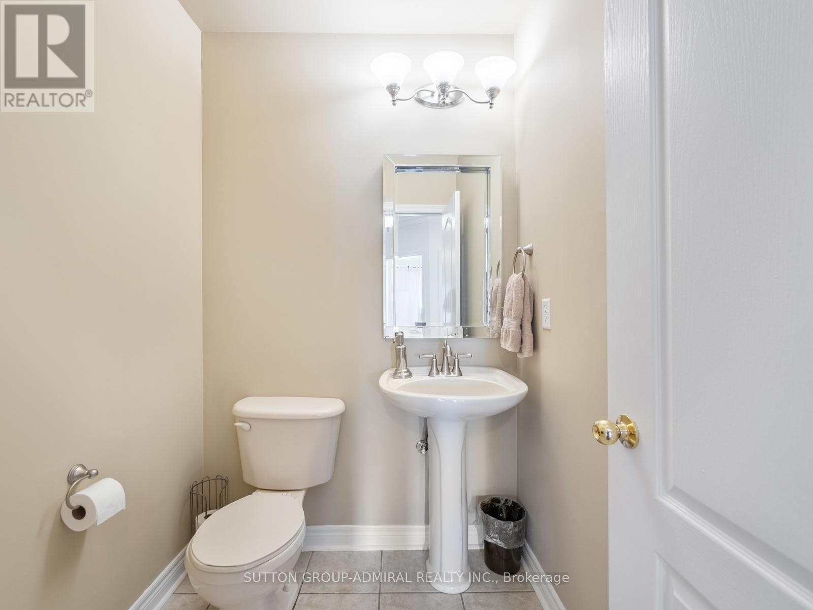 Photo 16 of 450 Pleasant Ridge Avenue, Vaughan ON