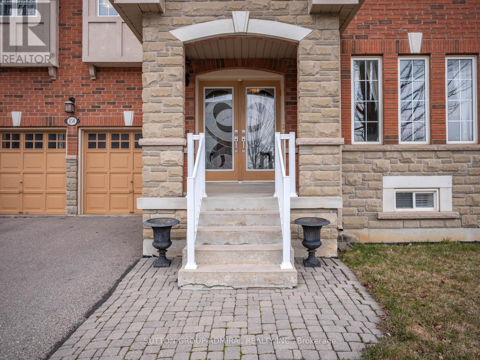Photo 2 of 450 Pleasant Ridge Avenue, Vaughan ON