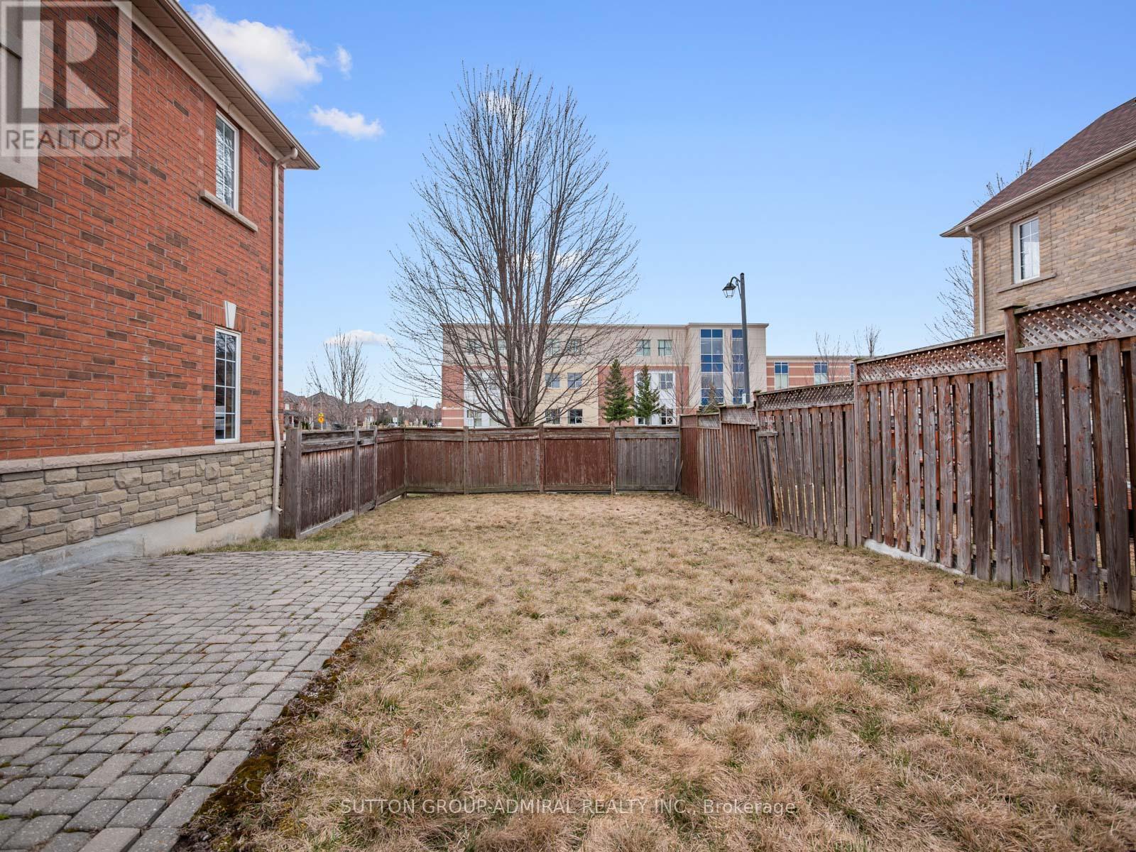 Photo 35 of 450 Pleasant Ridge Avenue, Vaughan ON
