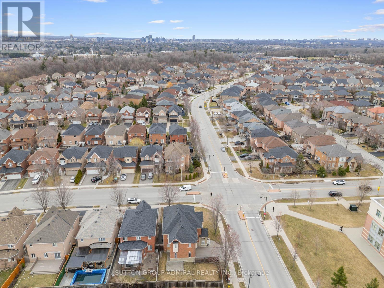 Photo 39 of 450 Pleasant Ridge Avenue, Vaughan ON