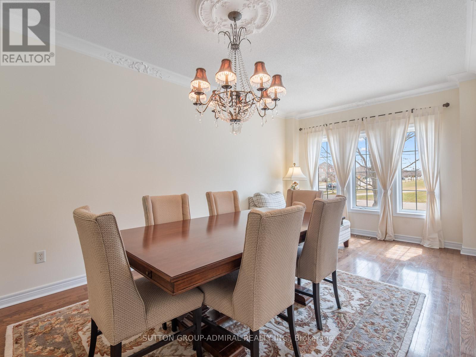 Photo 4 of 450 Pleasant Ridge Avenue, Vaughan ON