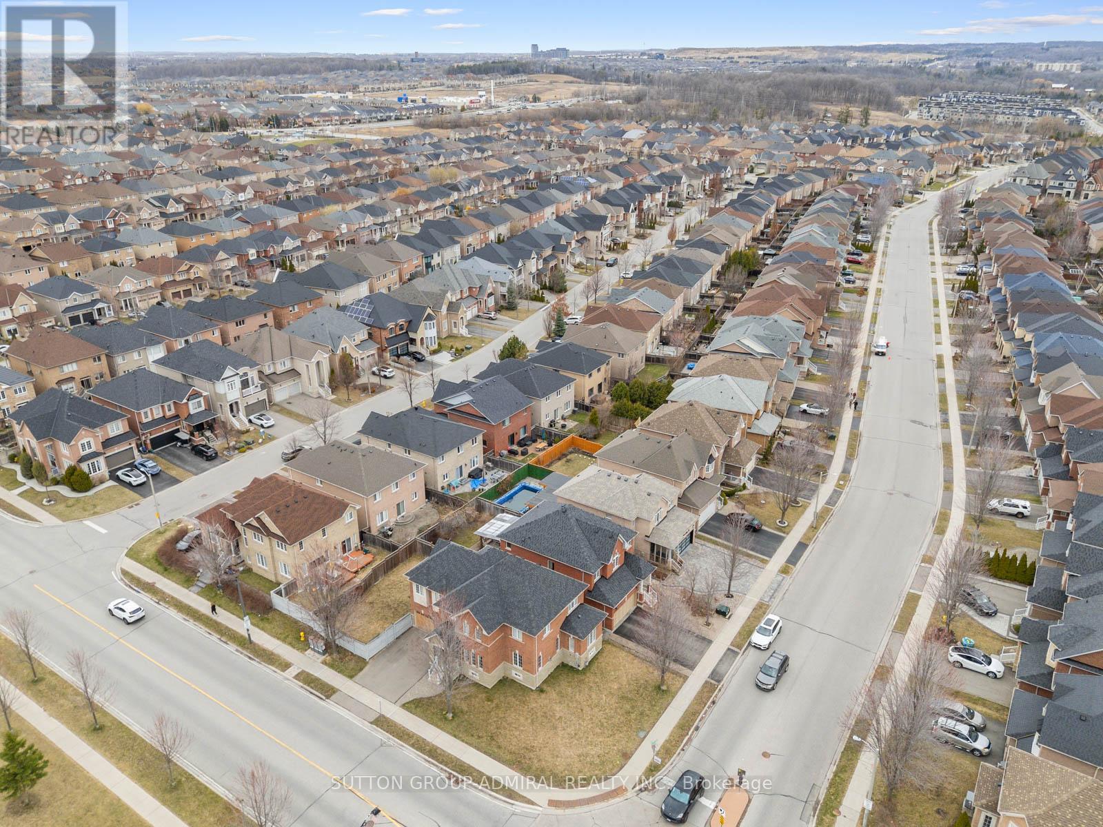 Photo 41 of 450 Pleasant Ridge Avenue, Vaughan ON