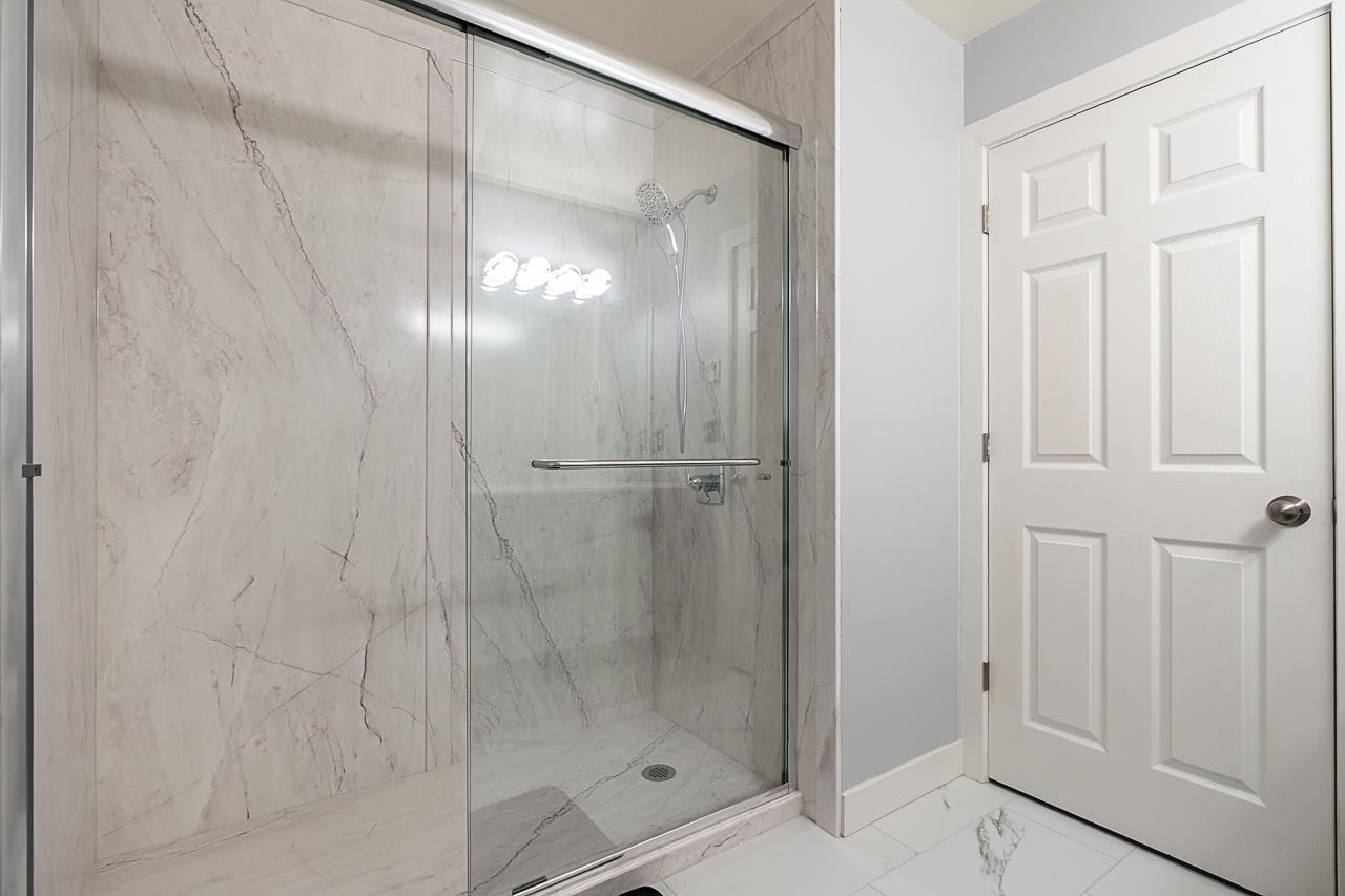 Photo 15 of 306 20257 54 Avenue, Langley BC