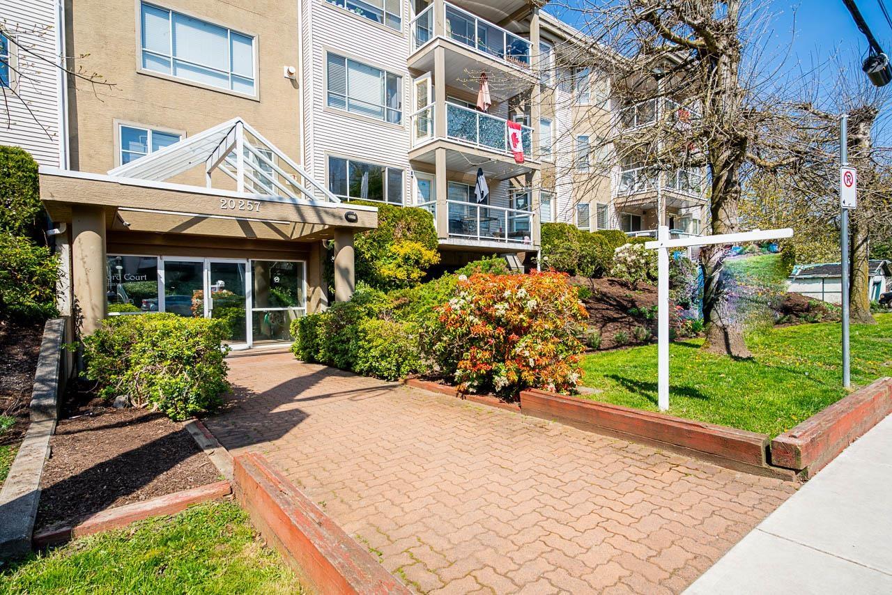 Photo 1 of 306 20257 54 Avenue, Langley BC