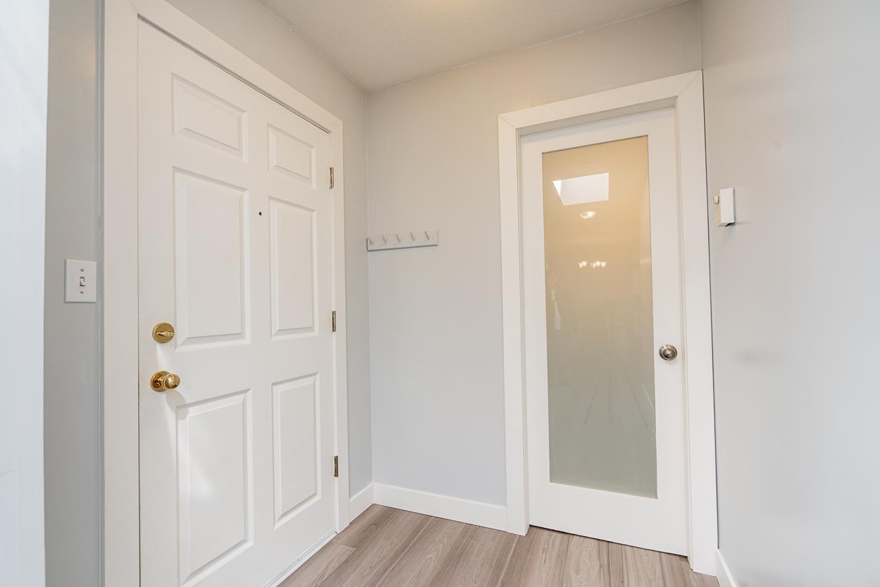 Photo 3 of 306 20257 54 Avenue, Langley BC