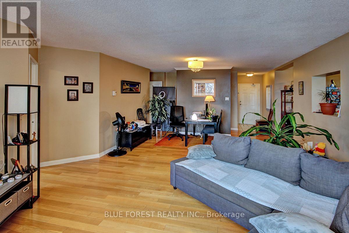Photo 10 of 506 549 Ridout Street N, London East ON