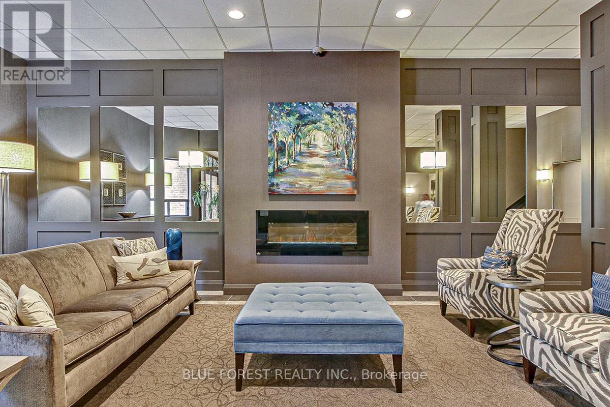 Photo 3 of 506 549 Ridout Street N, London East ON