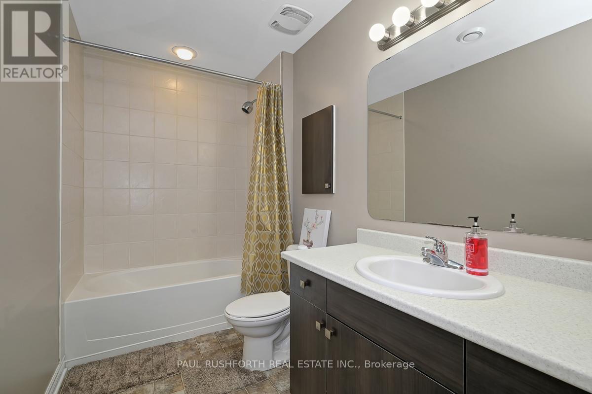 Photo 15 of 230 Kinghaven Crescent, Ottawa ON