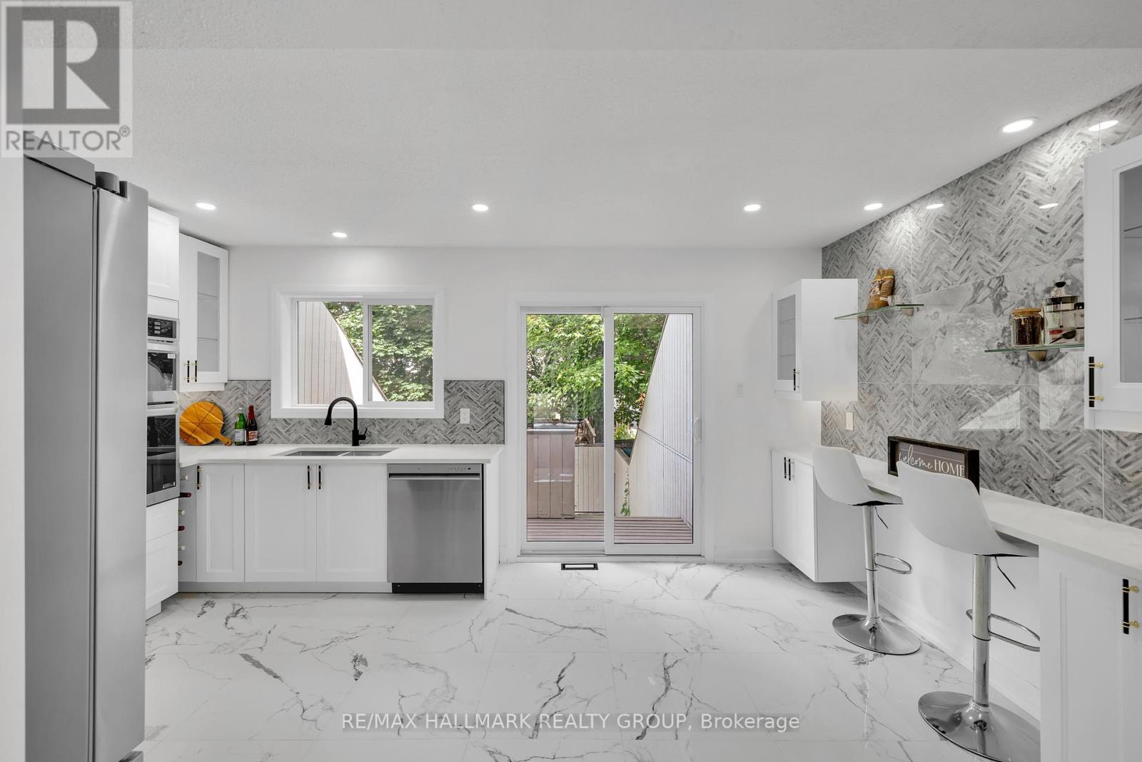 Photo 17 of 213 Booth Street, Ottawa ON