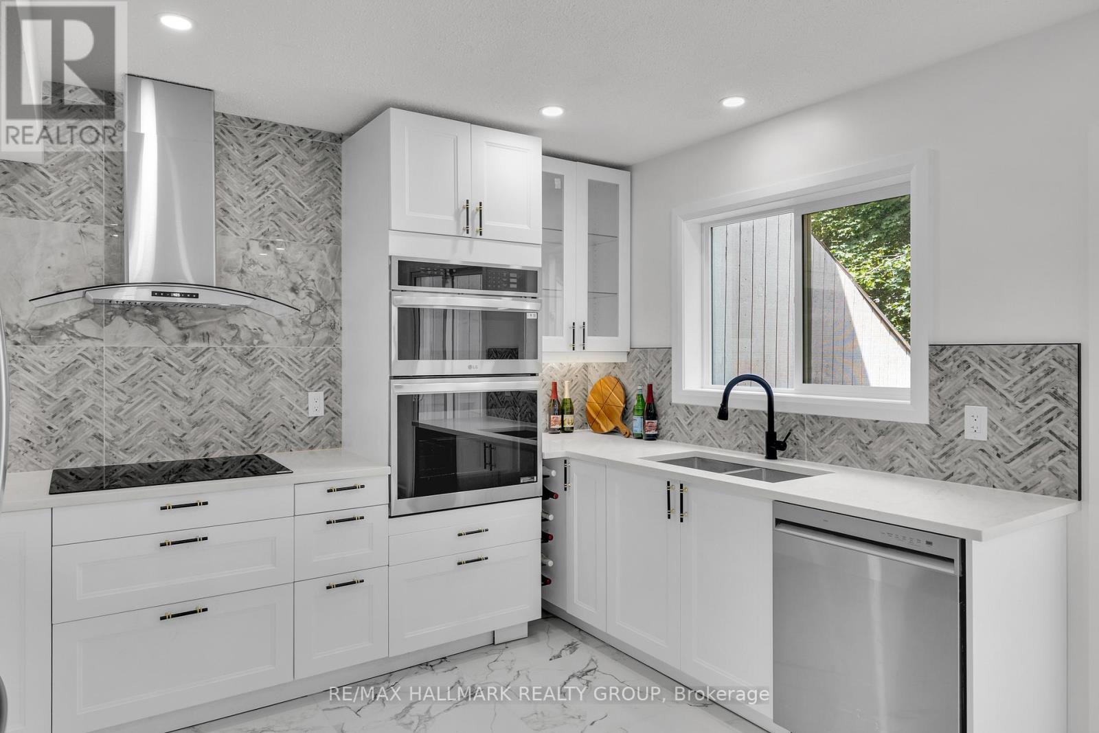 Photo 19 of 213 Booth Street, Ottawa ON