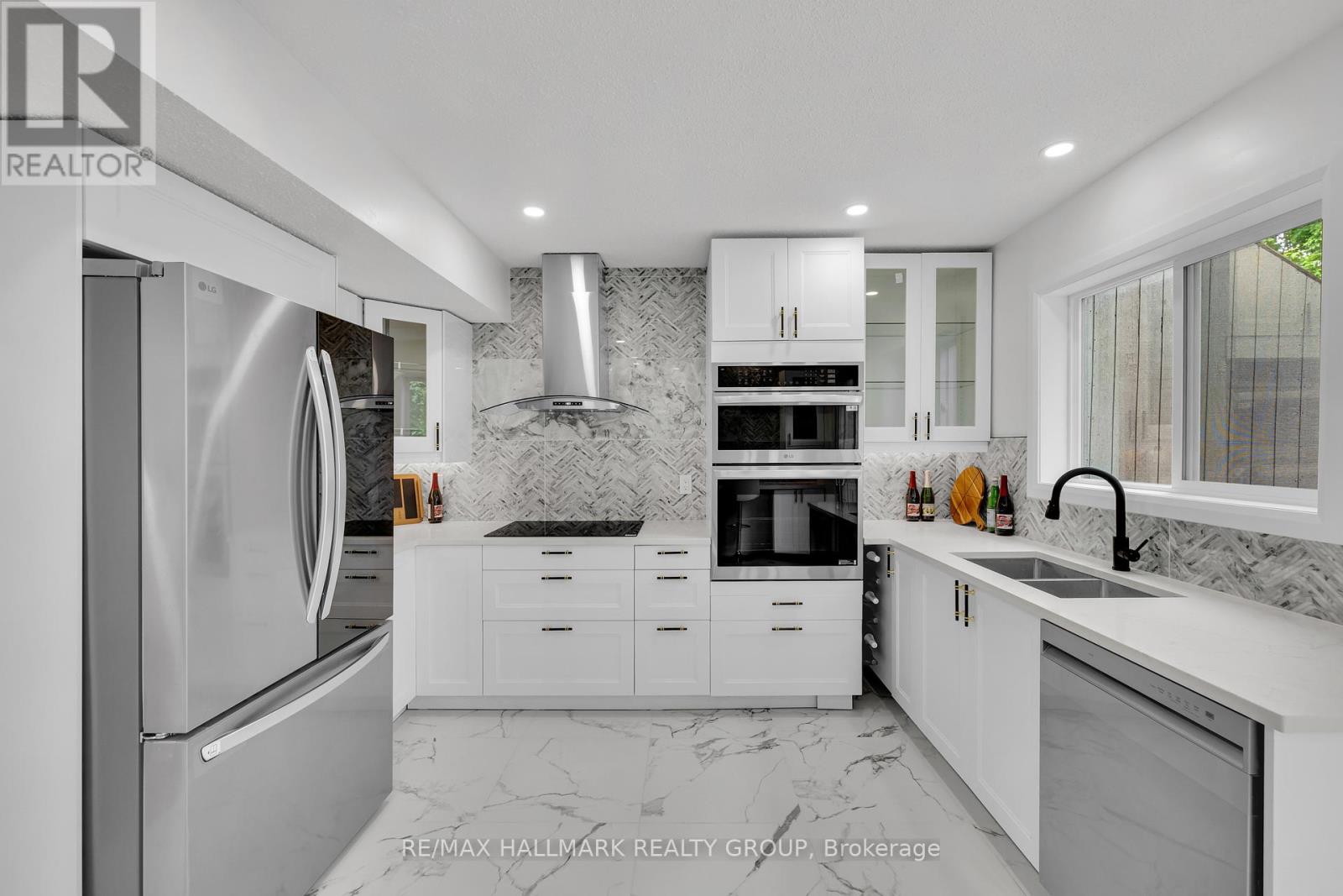 Photo 22 of 213 Booth Street, Ottawa ON