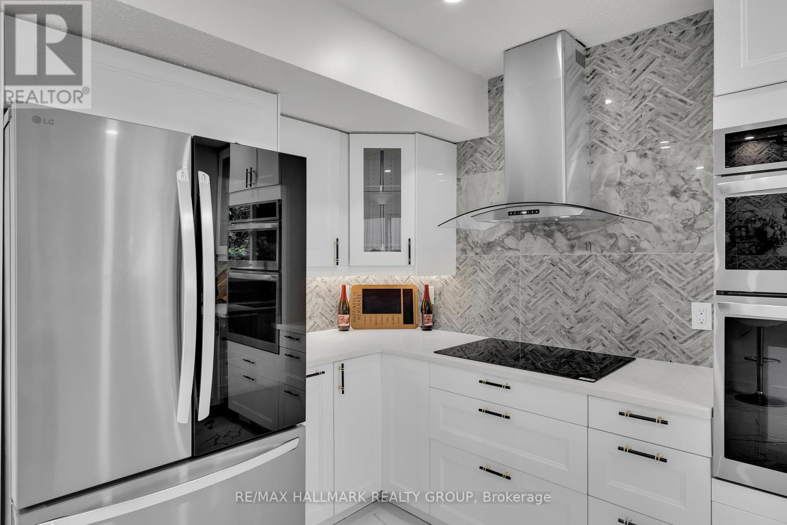Photo 23 of 213 Booth Street, Ottawa ON