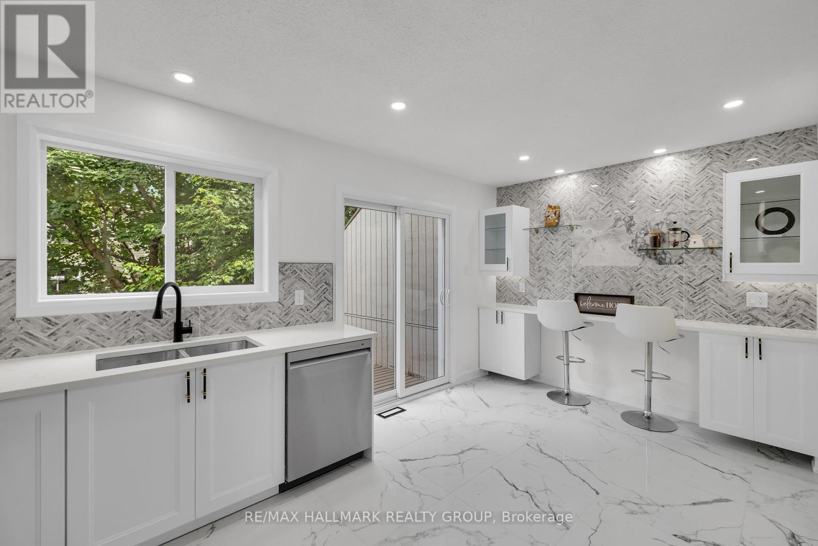 Photo 25 of 213 Booth Street, Ottawa ON