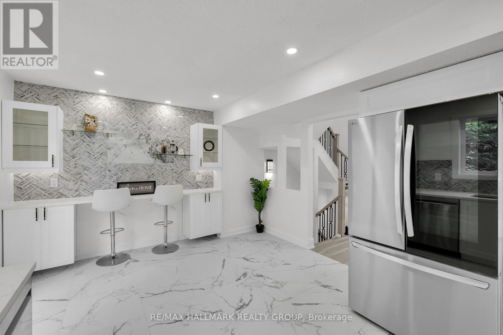 Photo 26 of 213 Booth Street, Ottawa ON