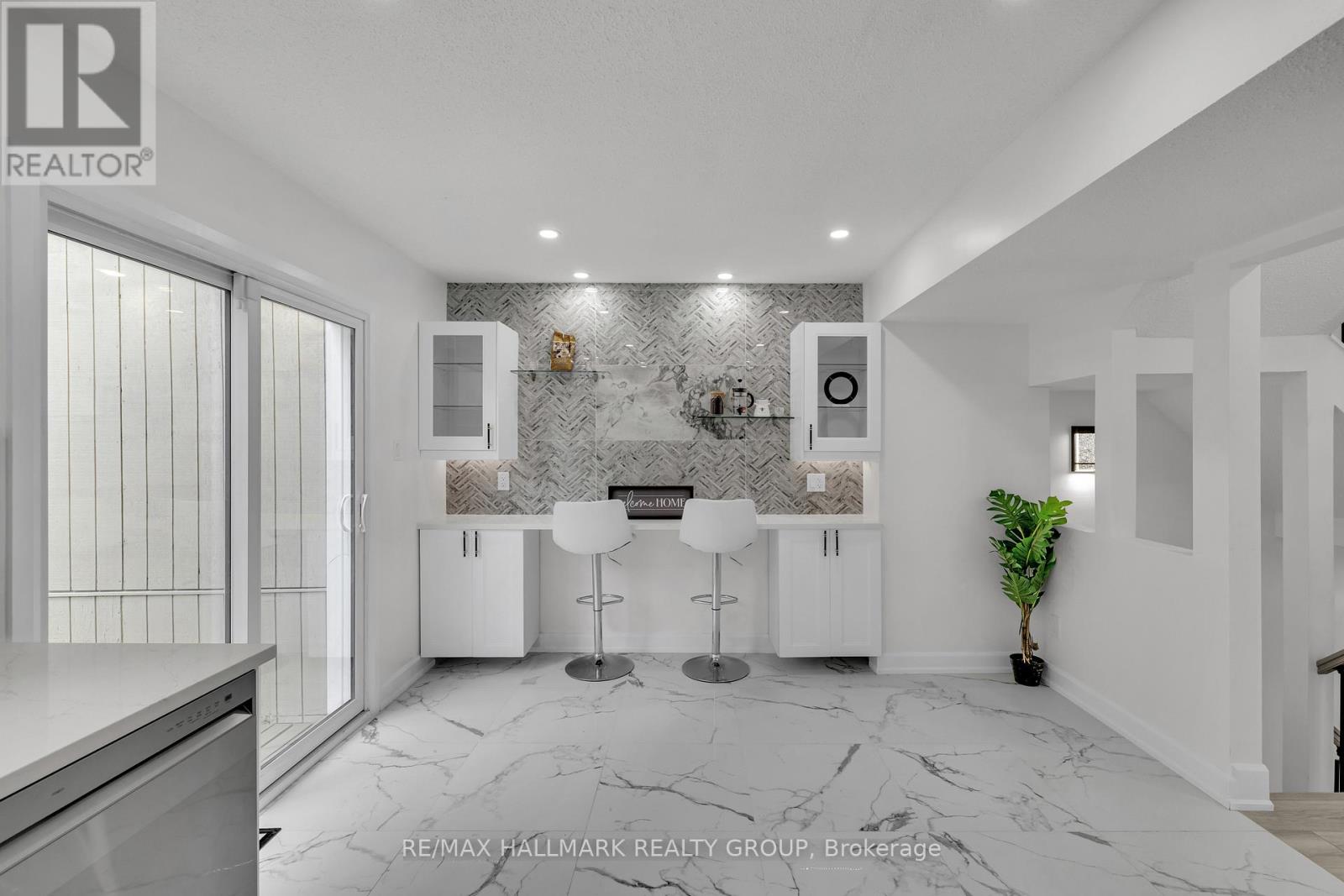 Photo 27 of 213 Booth Street, Ottawa ON