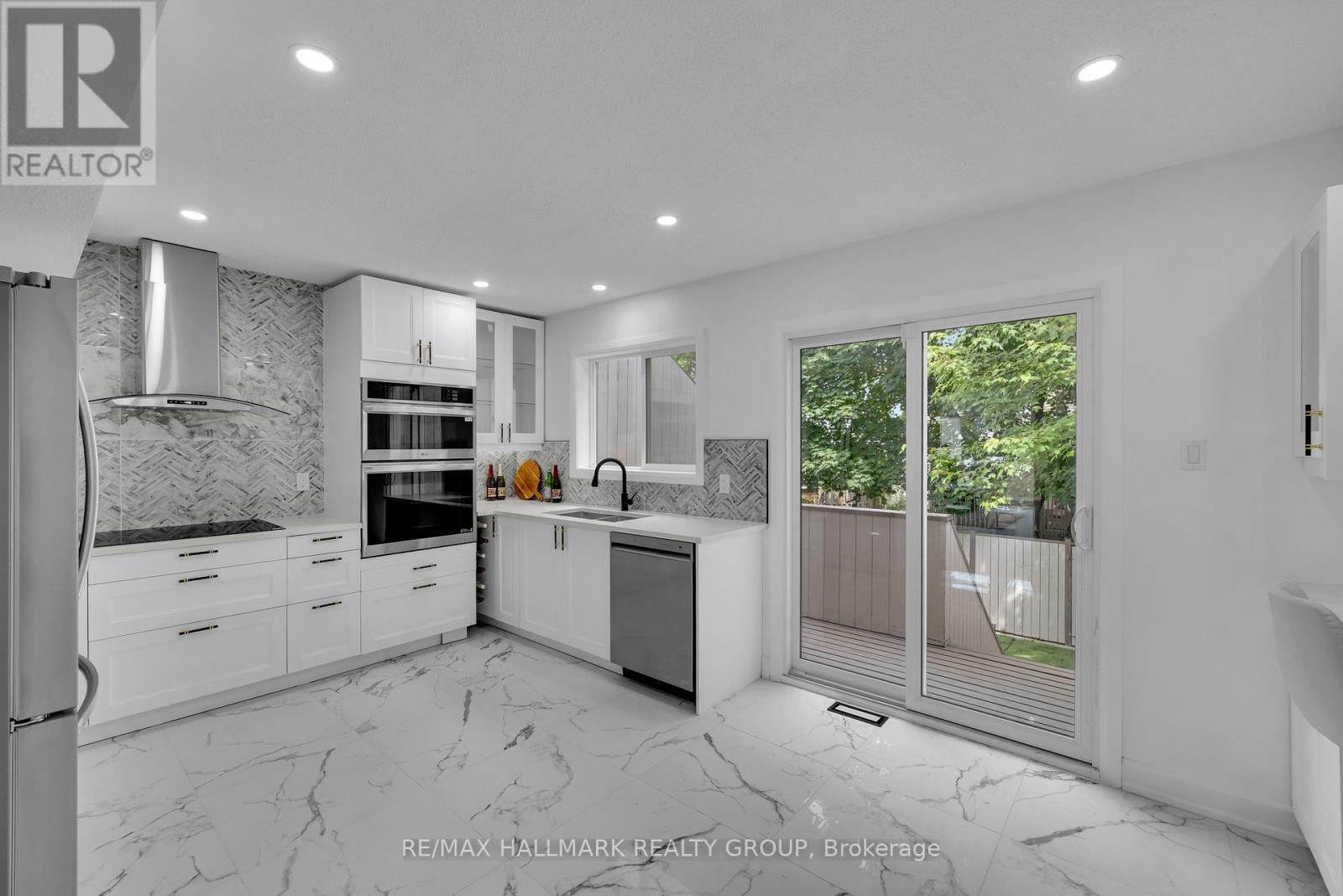 Photo 29 of 213 Booth Street, Ottawa ON
