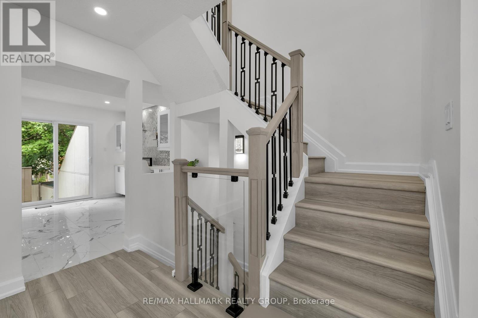 Photo 30 of 213 Booth Street, Ottawa ON