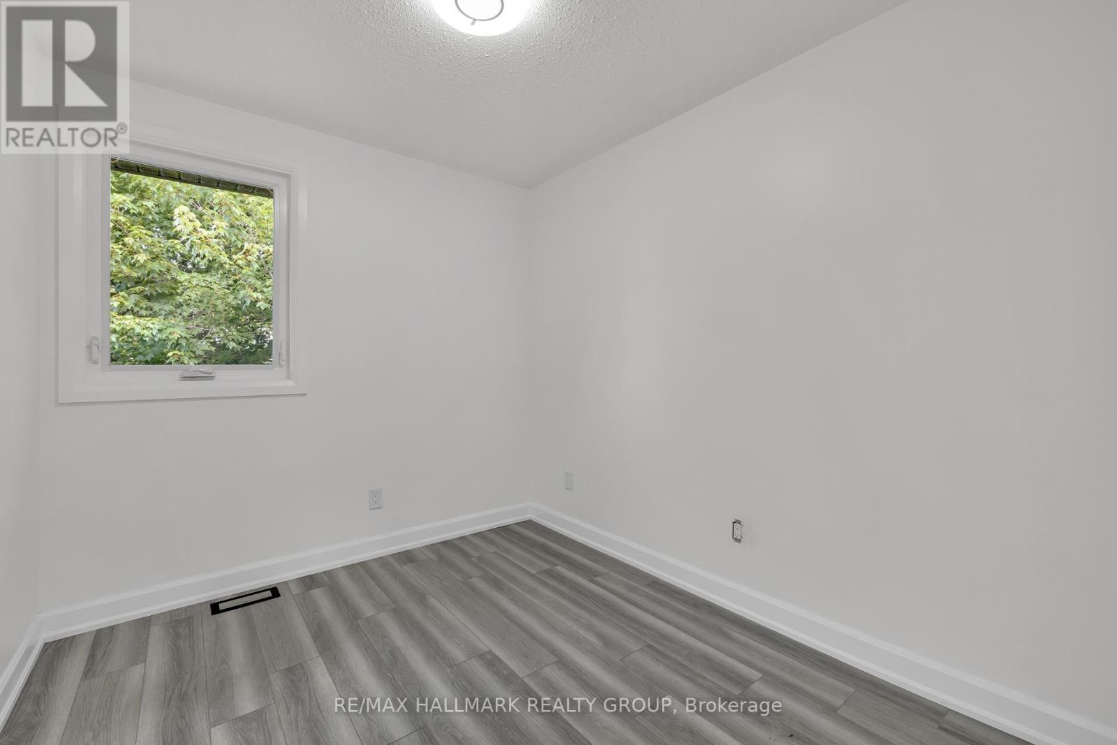 Photo 37 of 213 Booth Street, Ottawa ON