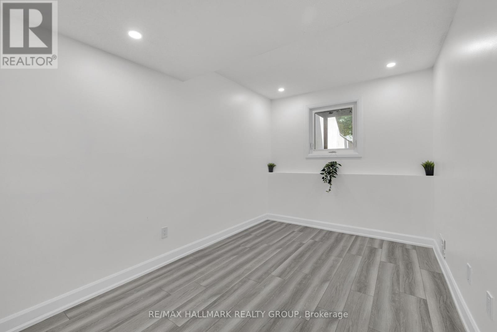 Photo 44 of 213 Booth Street, Ottawa ON