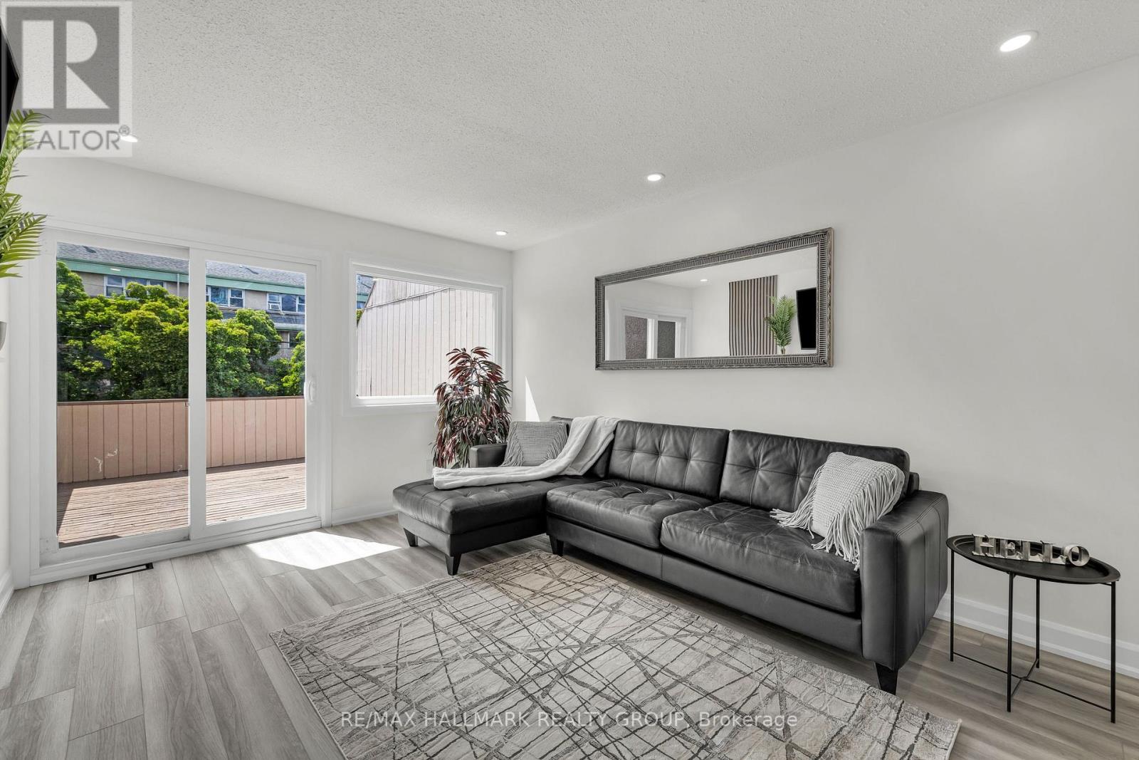 Photo 8 of 213 Booth Street, Ottawa ON