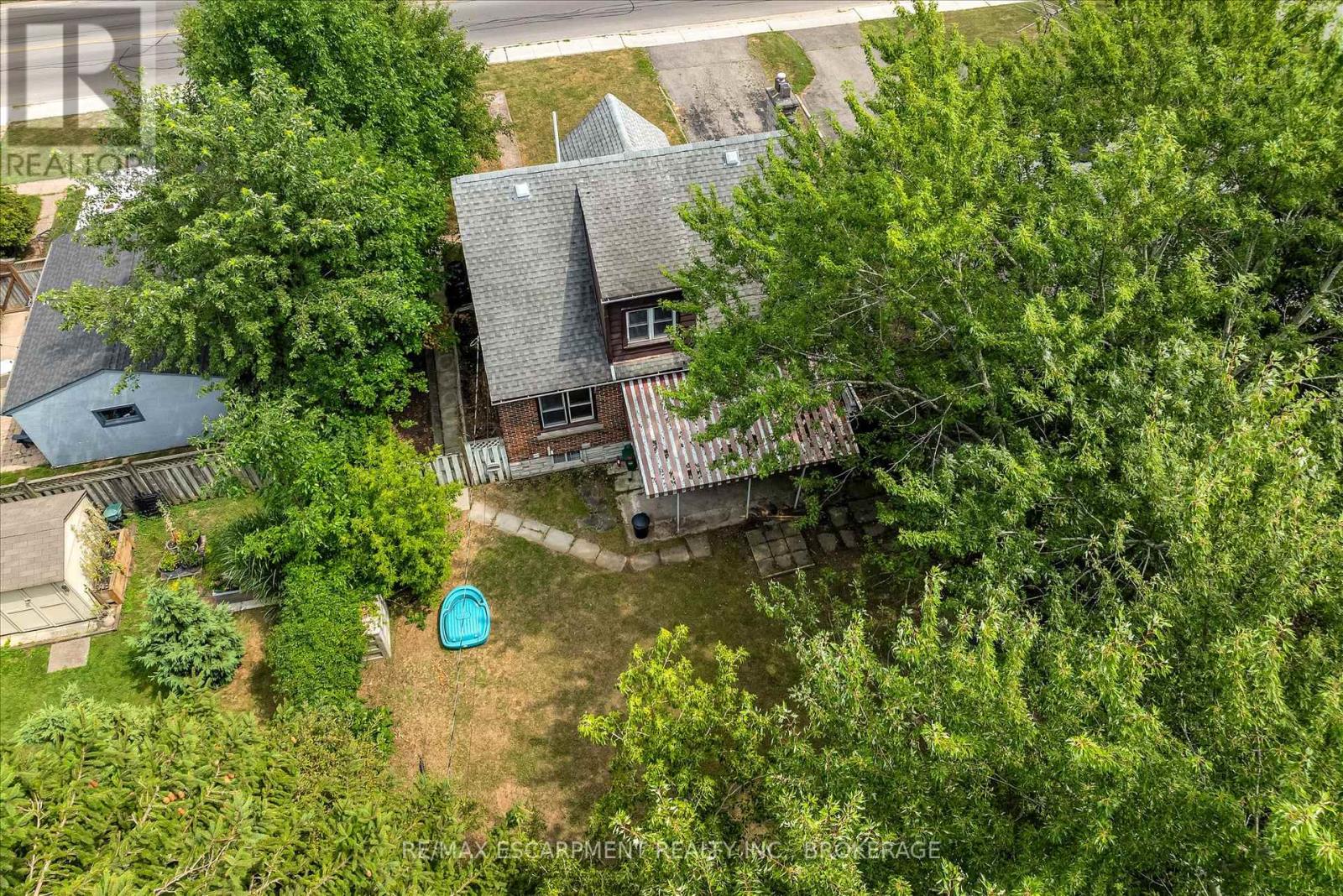 Photo 4 of 149 First Avenue, Welland ON