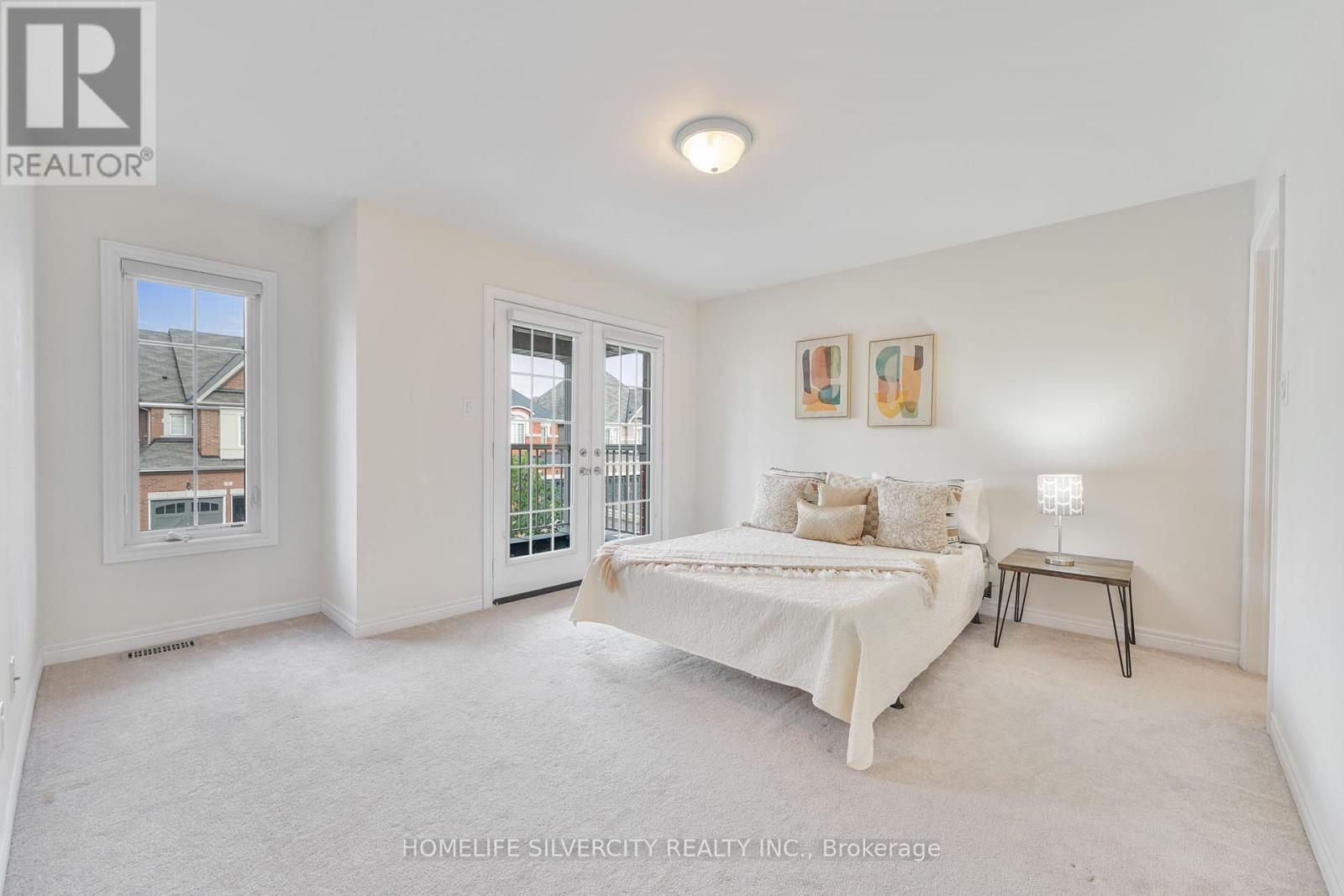 Photo 8 of 18 Tysonville Circle, Brampton ON
