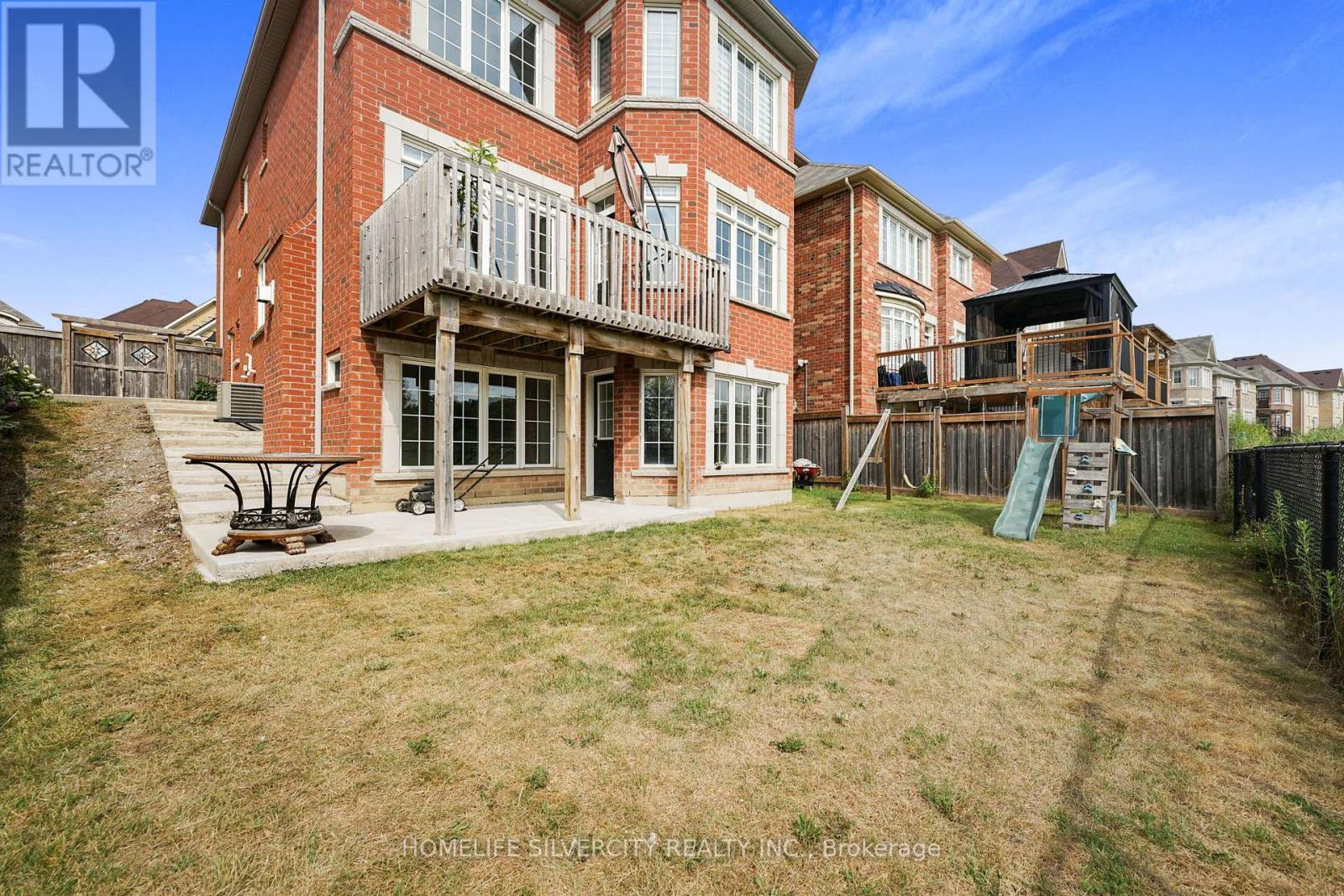 Photo 29 of 18 Tysonville Circle, Brampton ON