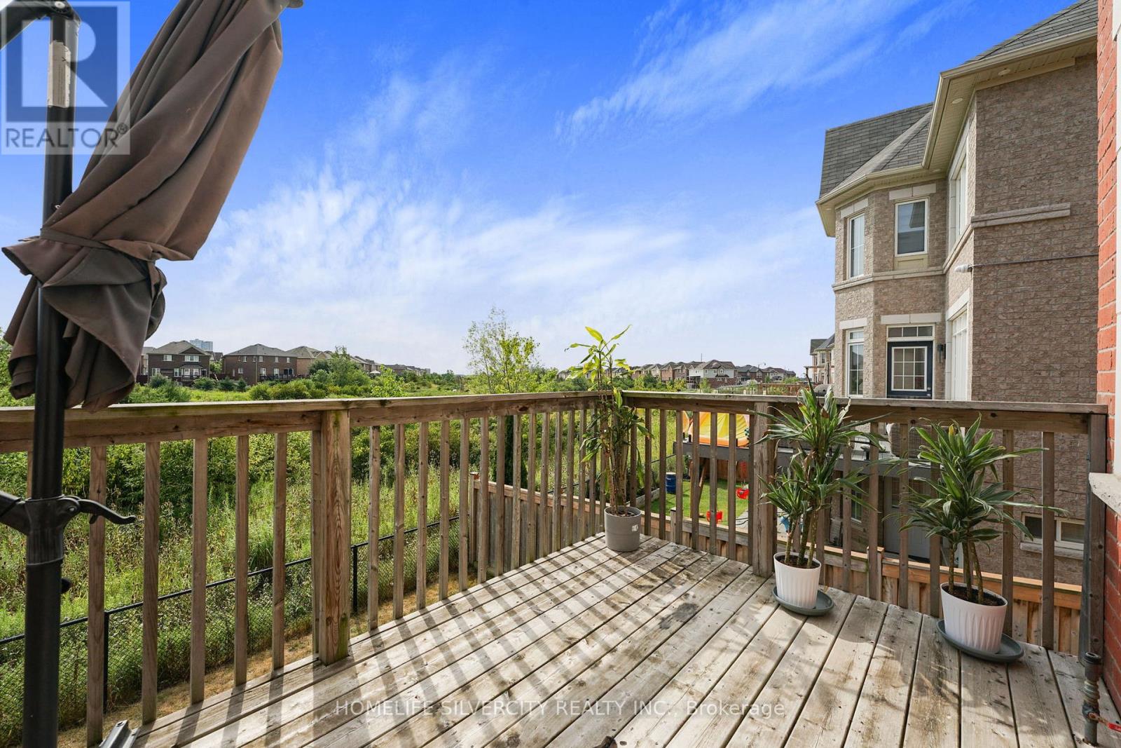 Photo 39 of 18 Tysonville Circle, Brampton ON