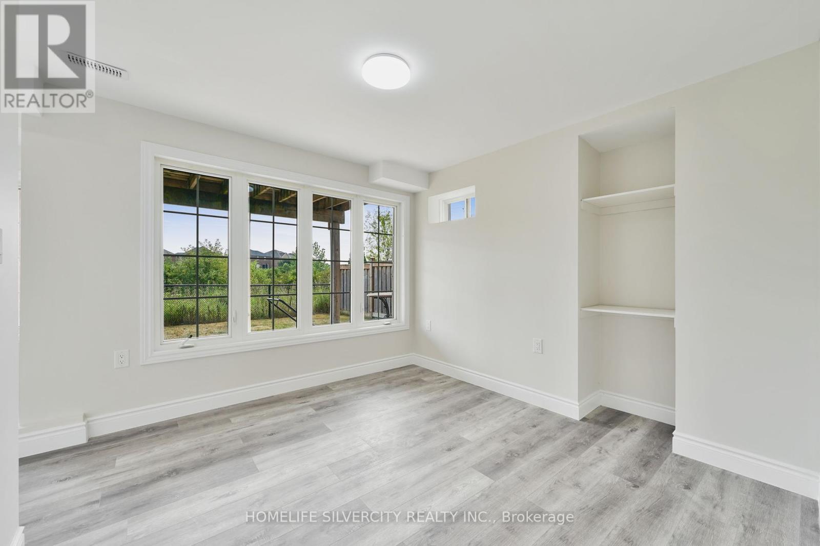 Photo 30 of 18 Tysonville Circle, Brampton ON
