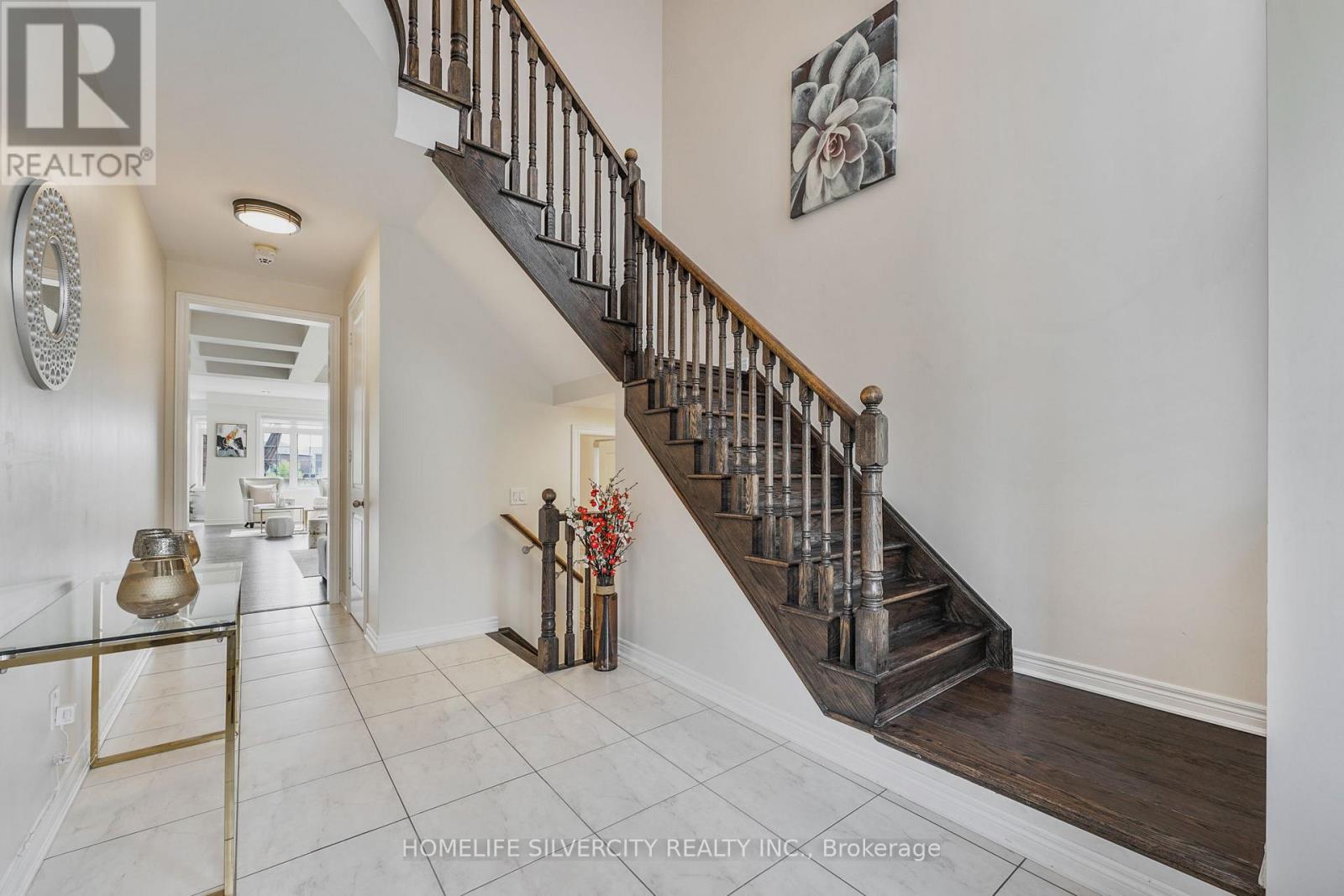 Photo 21 of 18 Tysonville Circle, Brampton ON