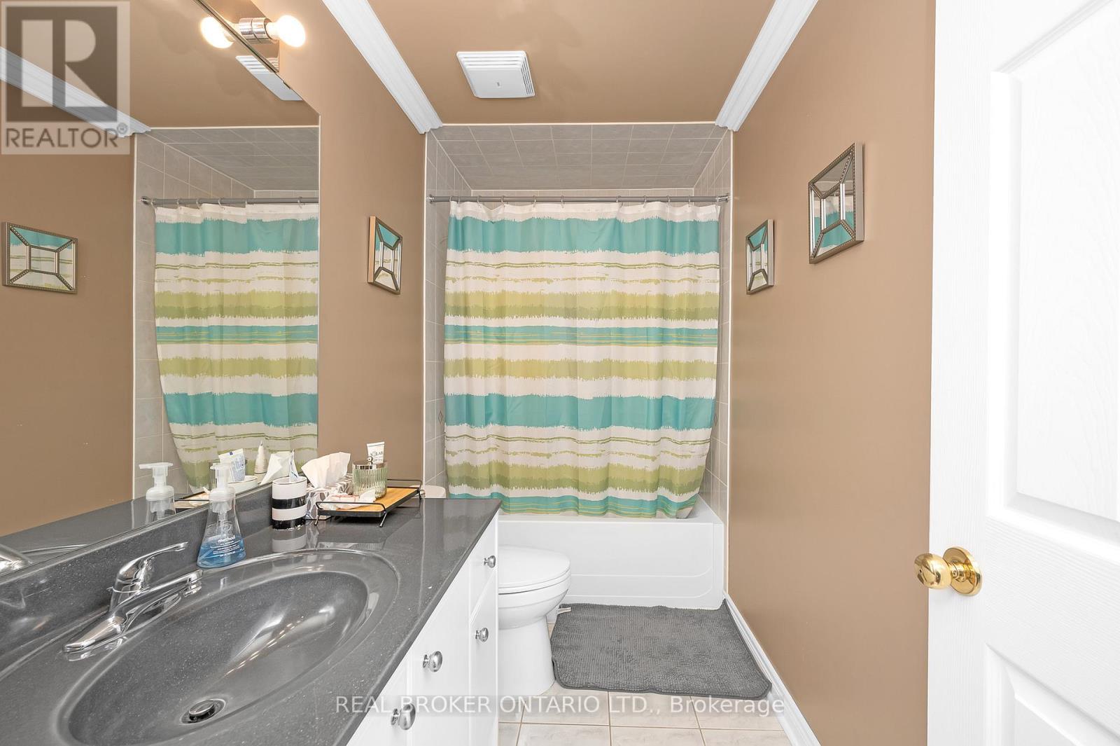 Photo 27 of 7 2295 Rochester Circle, Oakville ON