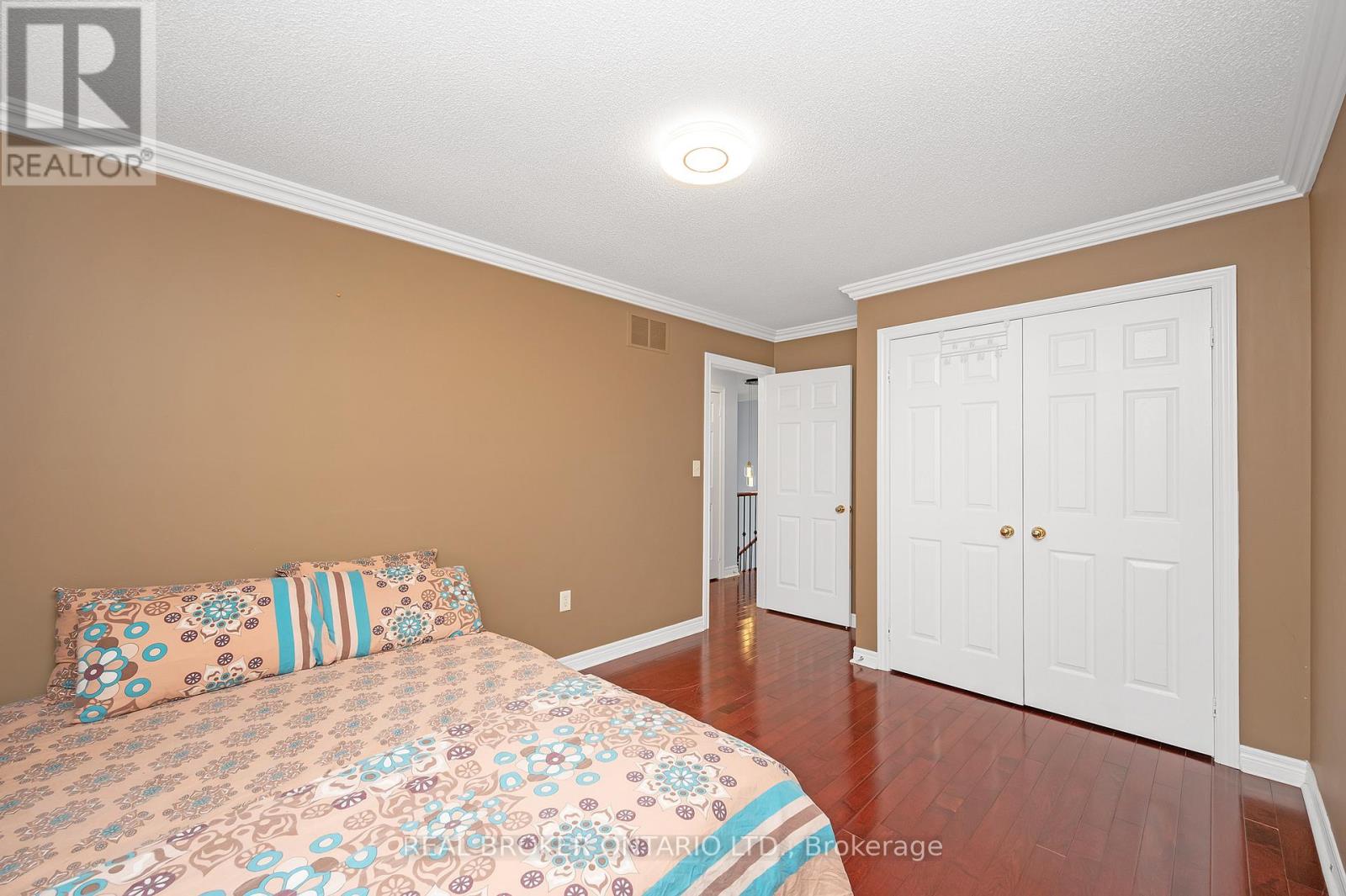 Photo 13 of 7 2295 Rochester Circle, Oakville ON
