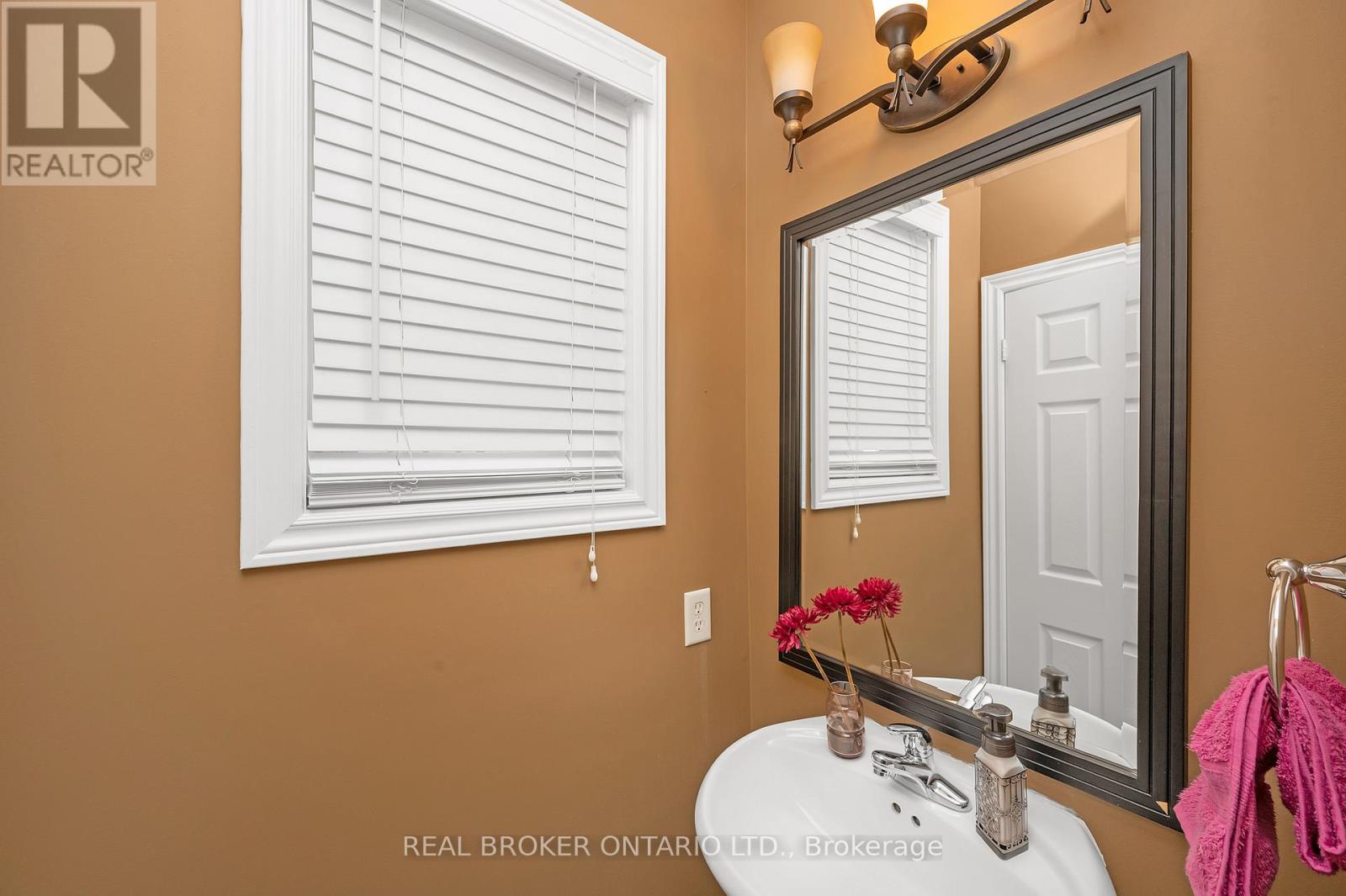 Photo 25 of 7 2295 Rochester Circle, Oakville ON