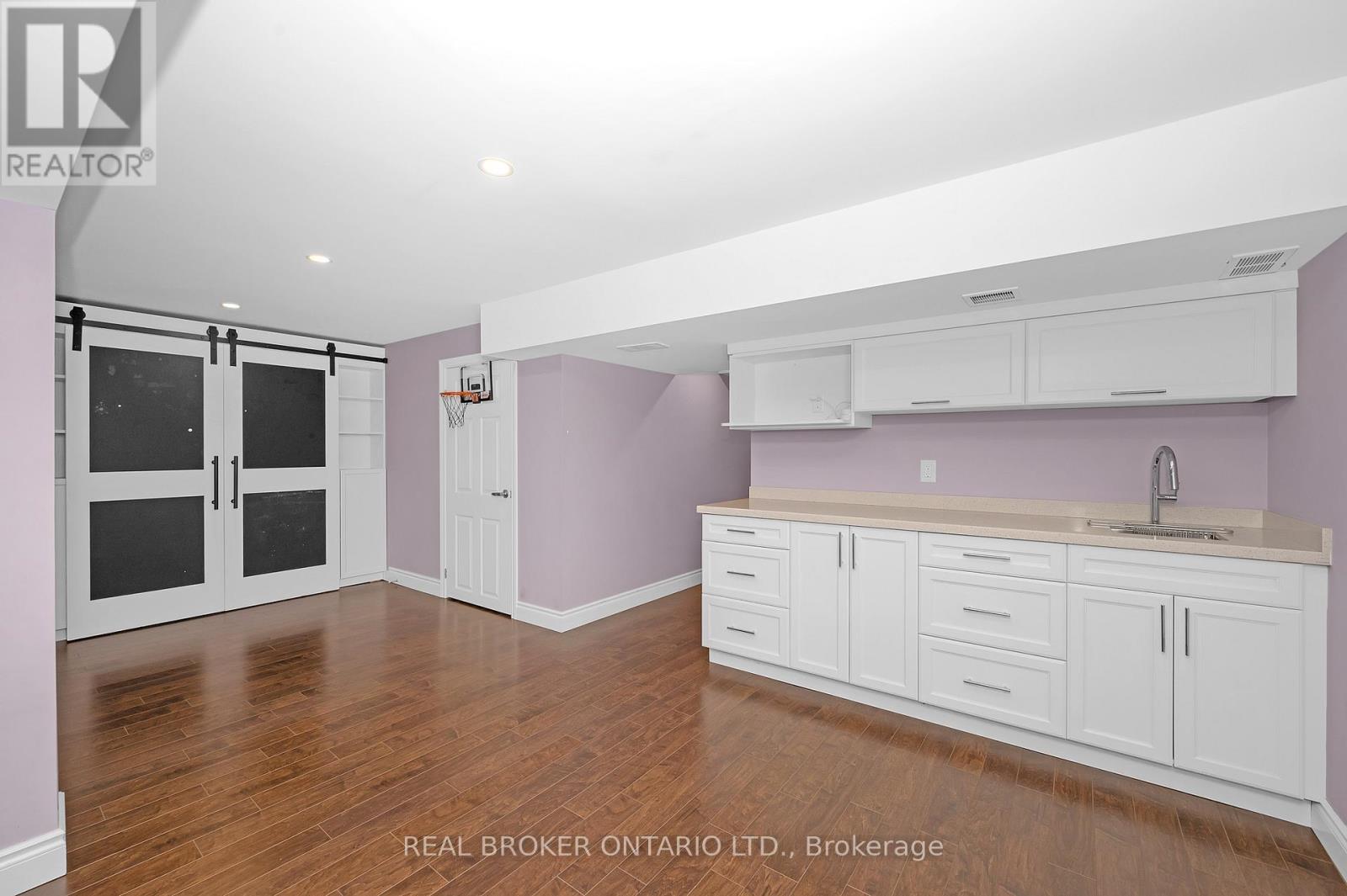 Photo 17 of 7 2295 Rochester Circle, Oakville ON