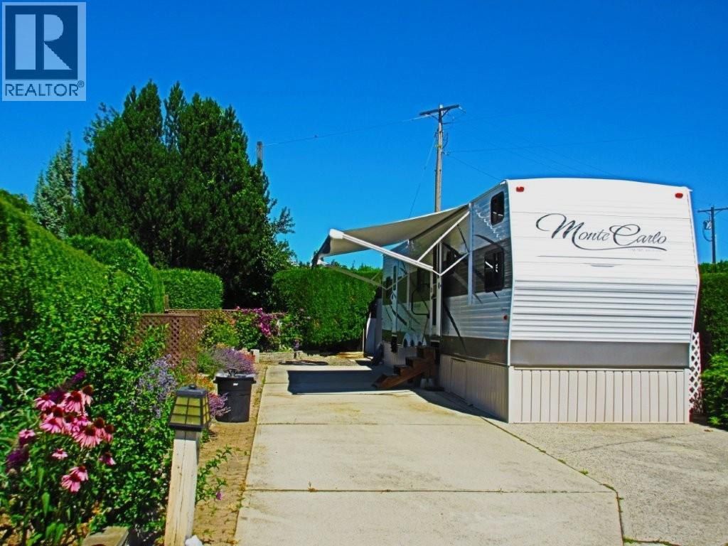 301 415 Commonwealth Road, Kelowna