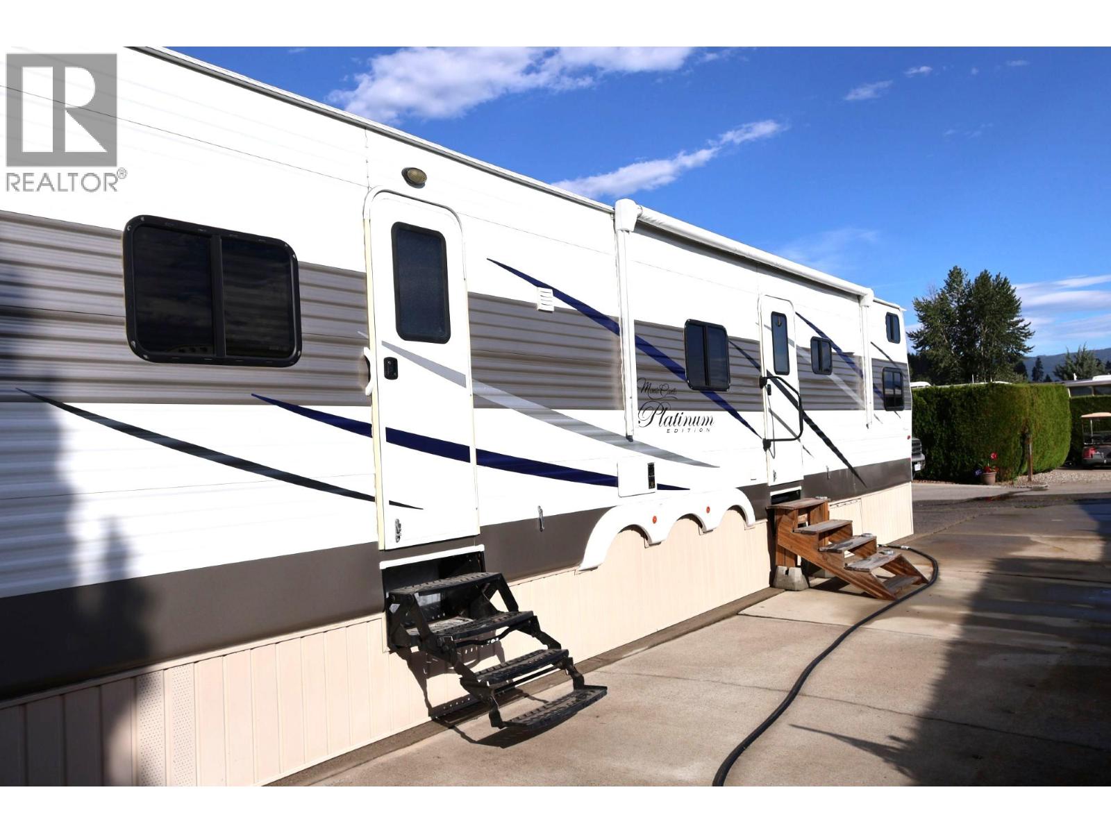 301 415 Commonwealth Road, Kelowna