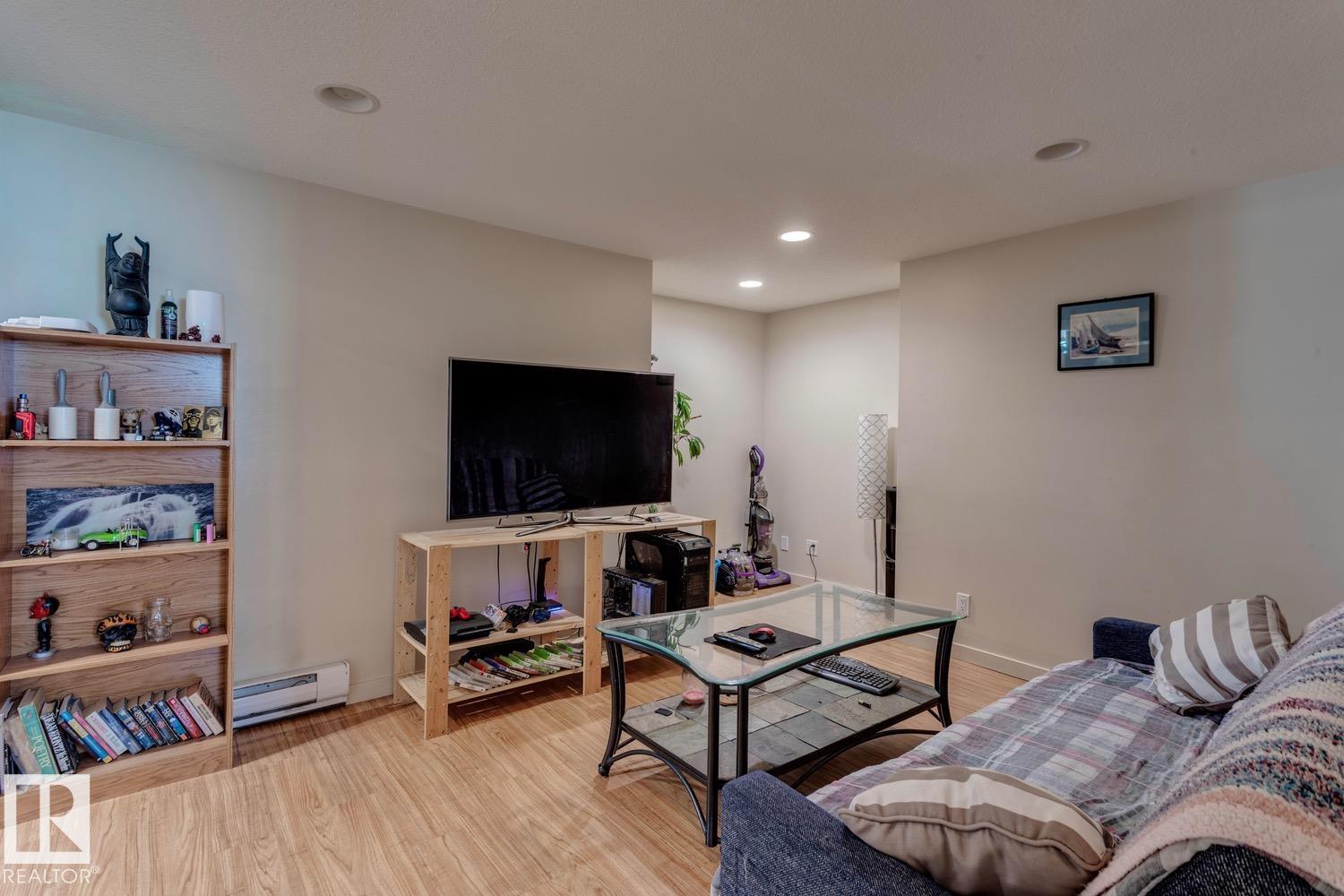 Photo 18 of 10915 60 Av Nw, Edmonton AB