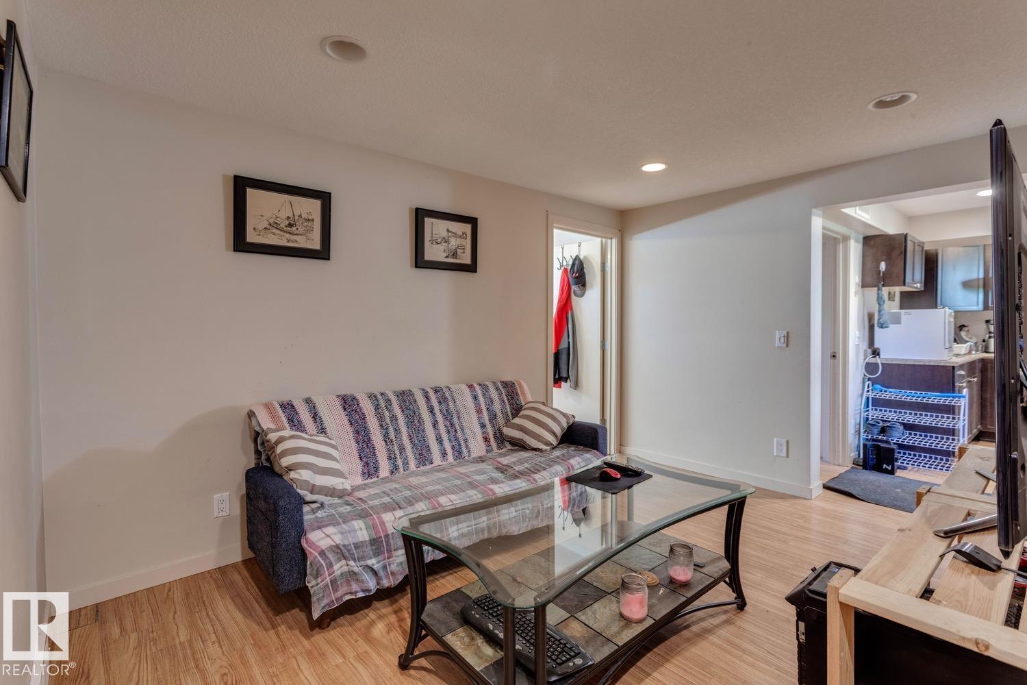 Photo 20 of 10915 60 Av Nw, Edmonton AB