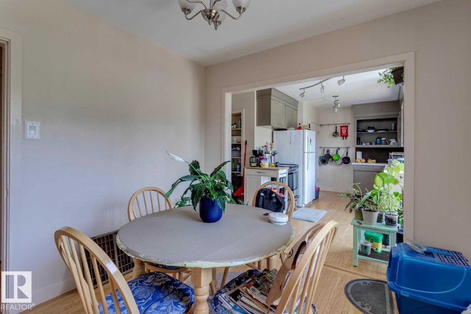 Photo 9 of 10915 60 Av Nw, Edmonton AB