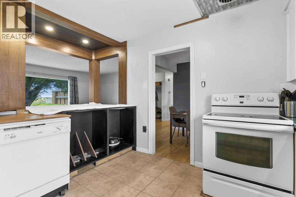 Single Family House Bungalow for Sale in  Moncton Road NE Winston Heights/Mountview Calgary 