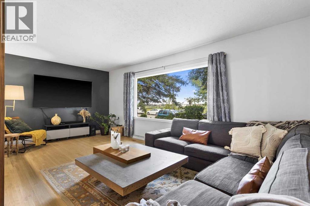 Single Family House Bungalow for Sale in  Moncton Road NE Winston Heights/Mountview Calgary 