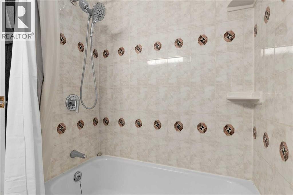 Single Family House Bungalow for Sale in  Moncton Road NE Winston Heights/Mountview Calgary 