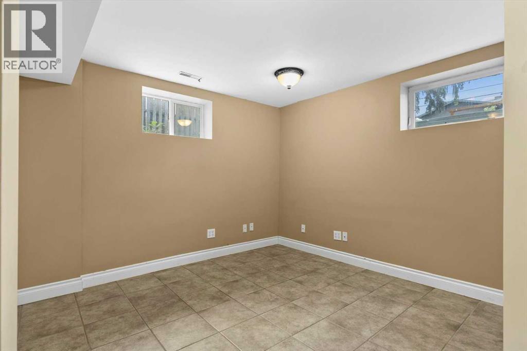 Single Family House Bungalow for Sale in  Moncton Road NE Winston Heights/Mountview Calgary 